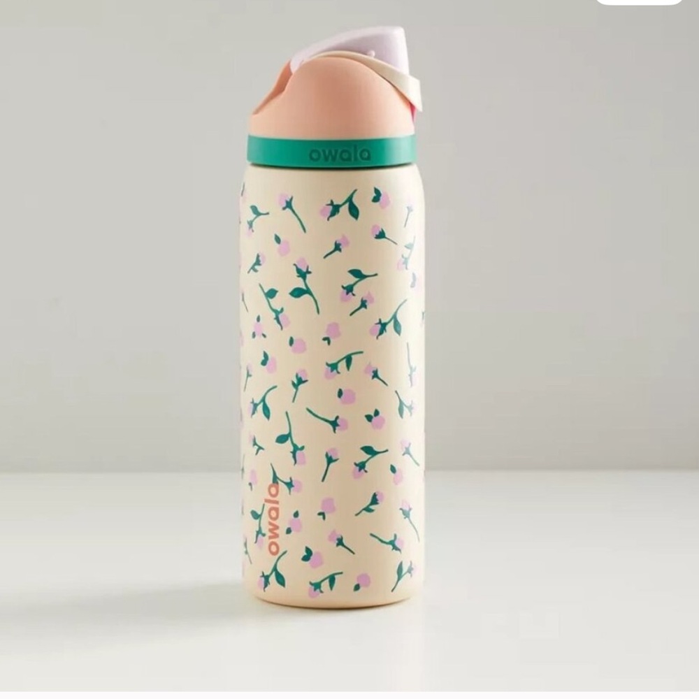 "Tea Time" Rose Floral Owala - 32 oz Freesip - Limited Edition UO Color